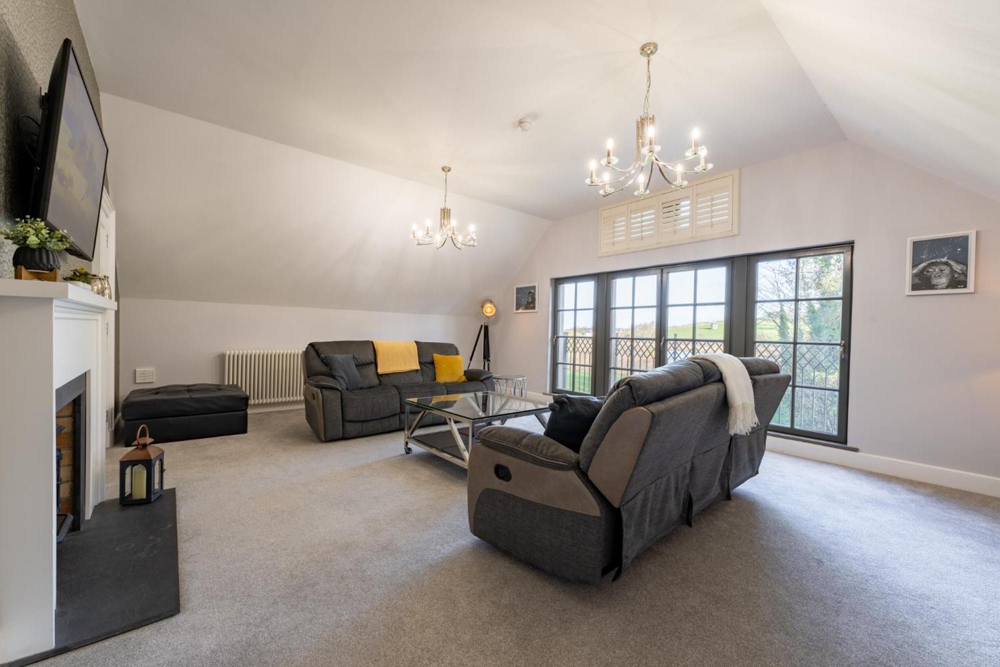 Escape Ordinary At Lough Erne Golf Village Enniskillen Eksteriør billede